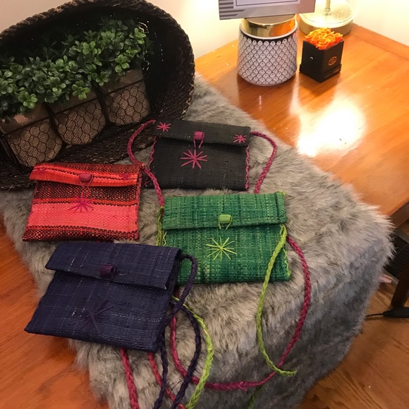 4 Beautiful Handmade Rattan bags from Madagascar - Picture 2 of 4